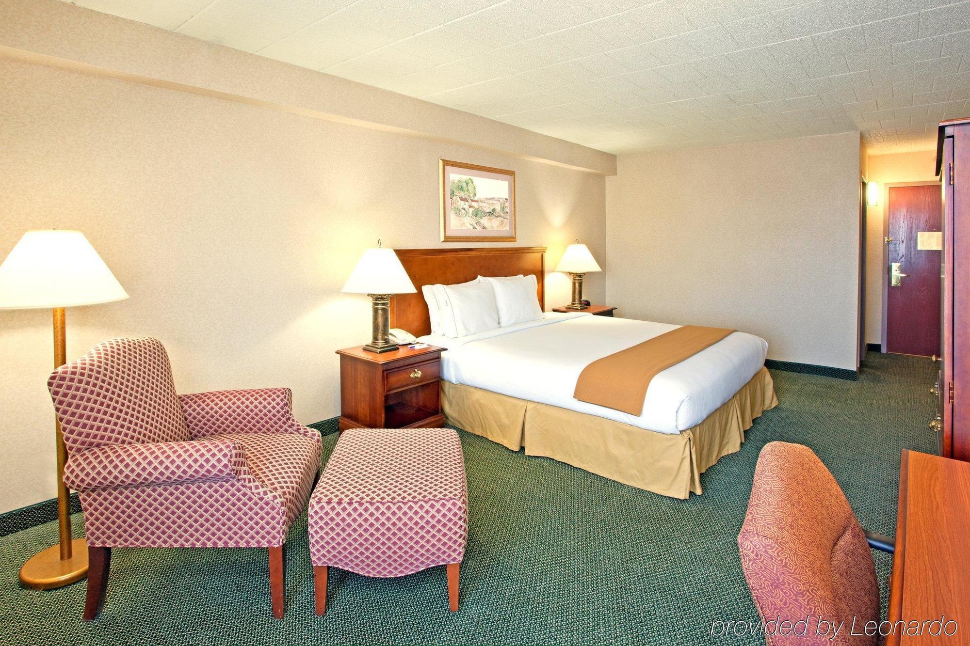 Holiday Inn Express And Suites Pittsburgh West Mifflin, An Ihg Hotel Room photo