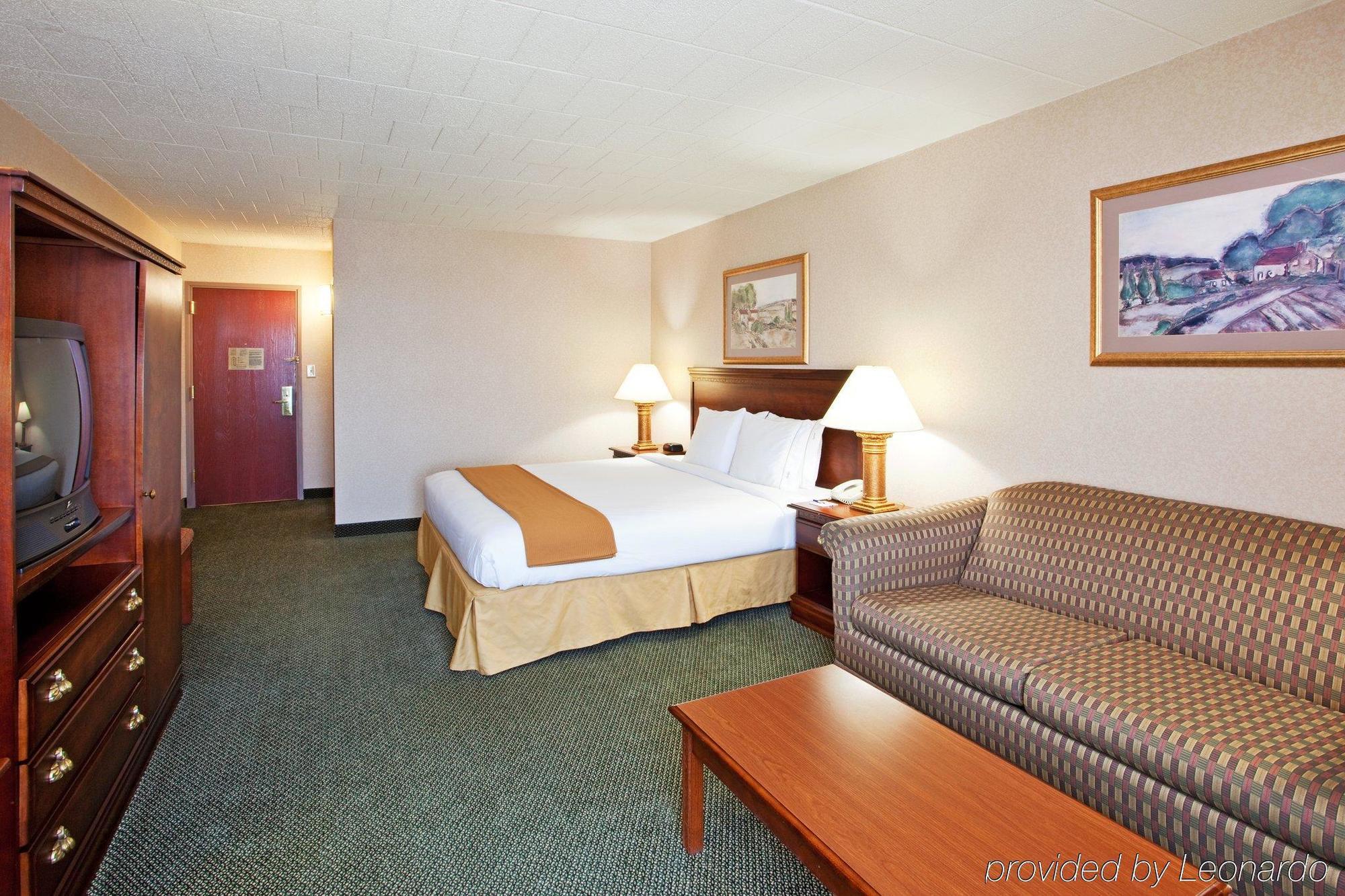 Holiday Inn Express And Suites Pittsburgh West Mifflin, An Ihg Hotel Room photo